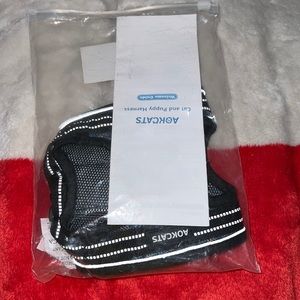Cat/puppy harness Sz sm NEW!!!